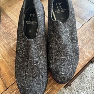 Thierry Rabotin Textured Gray Women’s Loafers- NEW